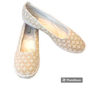 Keds Grasshoppers Tan Khaki/White Flower Slip-On Canvas Padded Flats